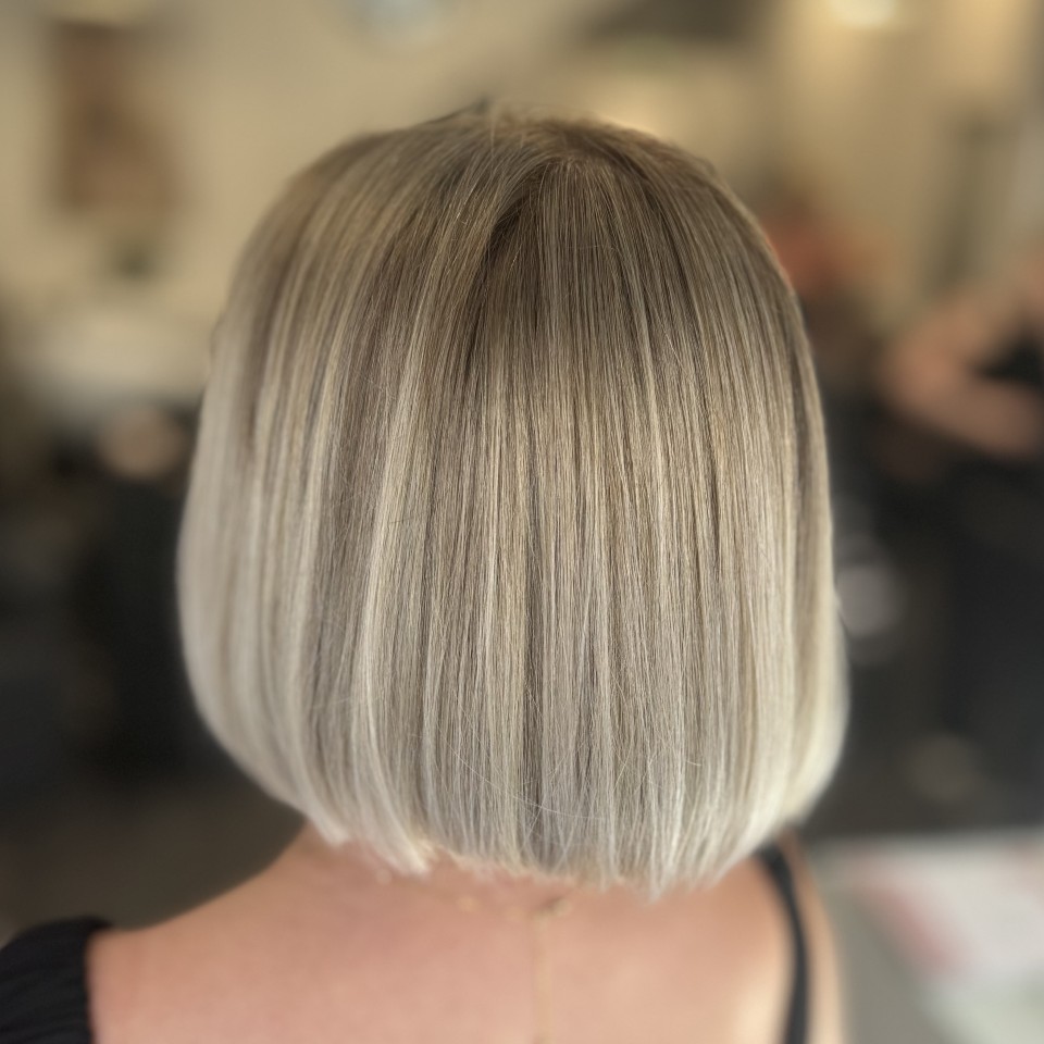 Short blonde bob haircut and highlights by Alina Kalinichenko | Isle of Wight hair stylist